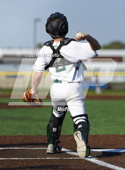 Thumbnail 2 in Ward Melville vs William Floyd photogallery.