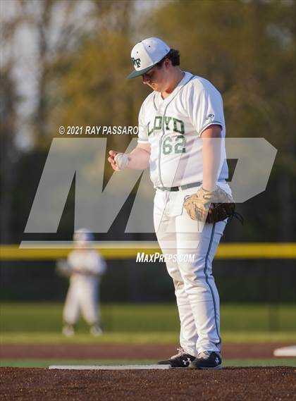 Thumbnail 2 in Ward Melville vs William Floyd photogallery.