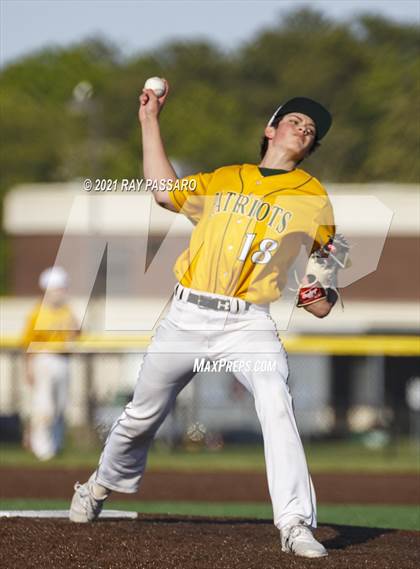 Thumbnail 3 in Ward Melville vs William Floyd photogallery.