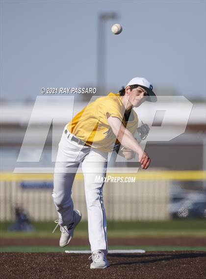 Thumbnail 2 in Ward Melville vs William Floyd photogallery.