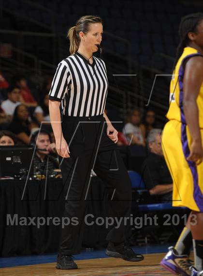 Thumbnail 1 in Ridgeview vs. Lynwood (CIF SoCal Regional D2 Final) photogallery.