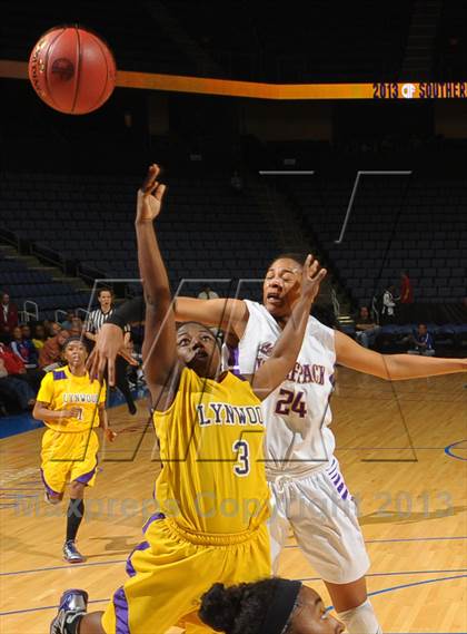 Thumbnail 1 in Ridgeview vs. Lynwood (CIF SoCal Regional D2 Final) photogallery.