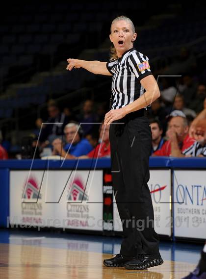 Thumbnail 3 in Ridgeview vs. Lynwood (CIF SoCal Regional D2 Final) photogallery.