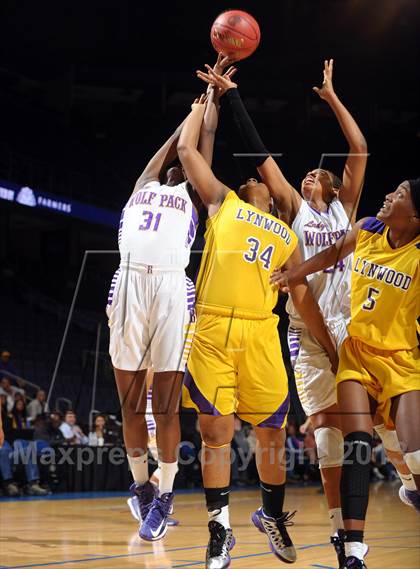 Thumbnail 3 in Ridgeview vs. Lynwood (CIF SoCal Regional D2 Final) photogallery.