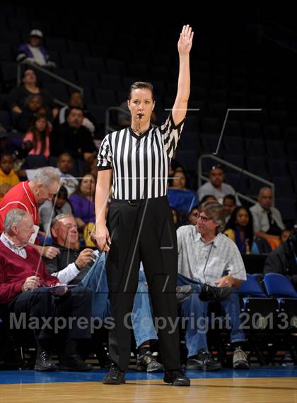 Thumbnail 1 in Ridgeview vs. Lynwood (CIF SoCal Regional D2 Final) photogallery.