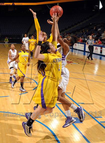 Thumbnail 2 in Ridgeview vs. Lynwood (CIF SoCal Regional D2 Final) photogallery.