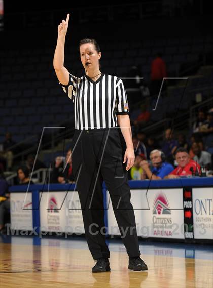 Thumbnail 2 in Ridgeview vs. Lynwood (CIF SoCal Regional D2 Final) photogallery.