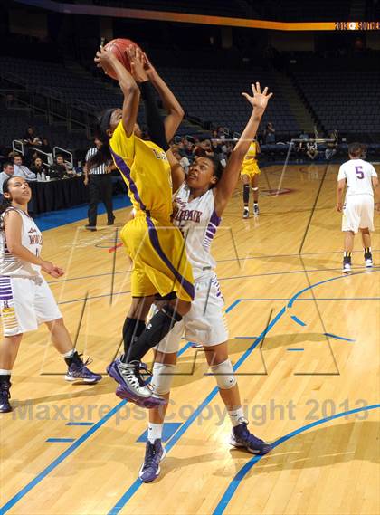 Thumbnail 2 in Ridgeview vs. Lynwood (CIF SoCal Regional D2 Final) photogallery.