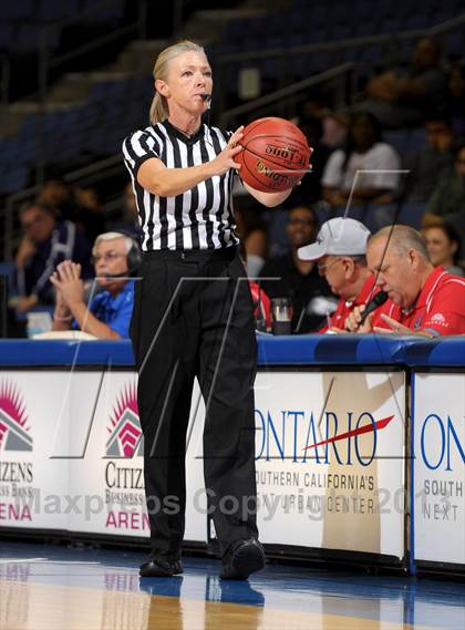 Thumbnail 3 in Ridgeview vs. Lynwood (CIF SoCal Regional D2 Final) photogallery.