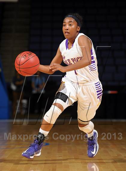Thumbnail 3 in Ridgeview vs. Lynwood (CIF SoCal Regional D2 Final) photogallery.