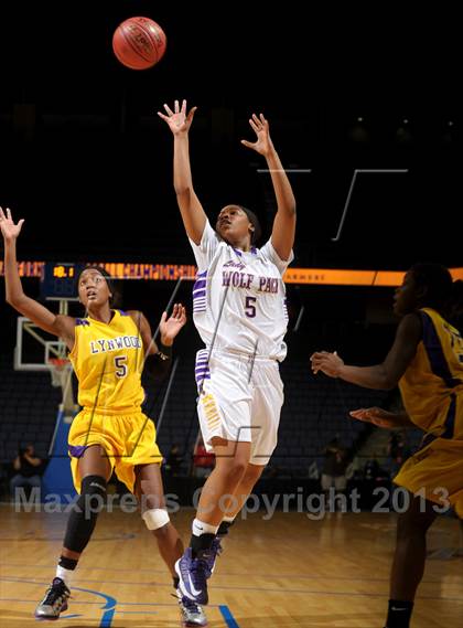 Thumbnail 2 in Ridgeview vs. Lynwood (CIF SoCal Regional D2 Final) photogallery.