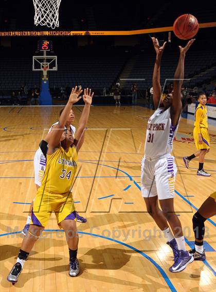 Thumbnail 3 in Ridgeview vs. Lynwood (CIF SoCal Regional D2 Final) photogallery.