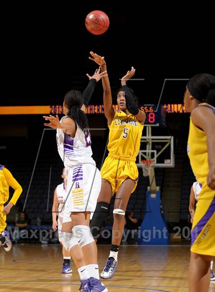 Thumbnail 2 in Ridgeview vs. Lynwood (CIF SoCal Regional D2 Final) photogallery.