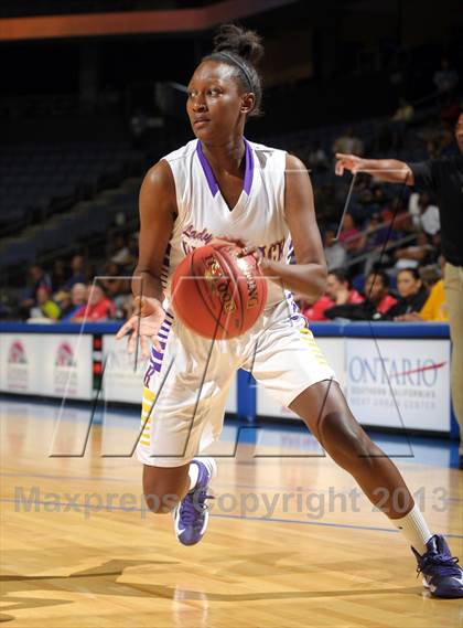 Thumbnail 3 in Ridgeview vs. Lynwood (CIF SoCal Regional D2 Final) photogallery.