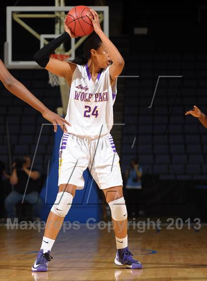Thumbnail 2 in Ridgeview vs. Lynwood (CIF SoCal Regional D2 Final) photogallery.