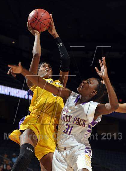 Thumbnail 1 in Ridgeview vs. Lynwood (CIF SoCal Regional D2 Final) photogallery.