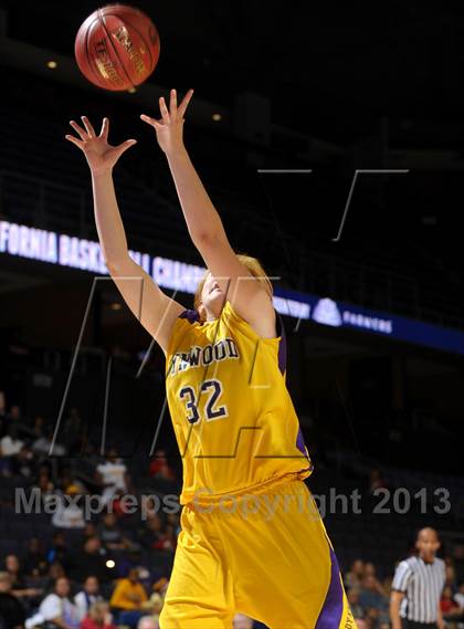 Thumbnail 1 in Ridgeview vs. Lynwood (CIF SoCal Regional D2 Final) photogallery.