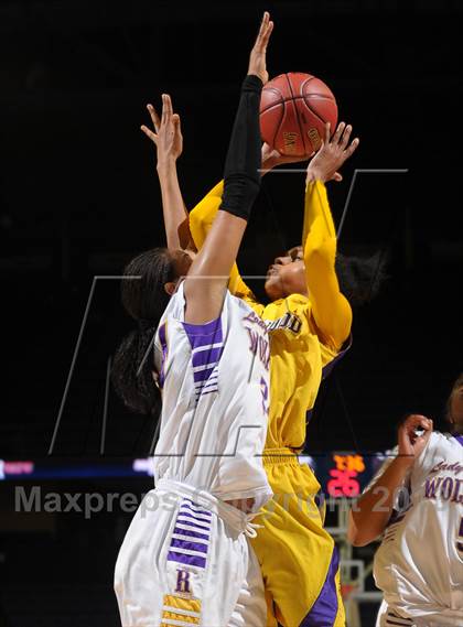 Thumbnail 2 in Ridgeview vs. Lynwood (CIF SoCal Regional D2 Final) photogallery.