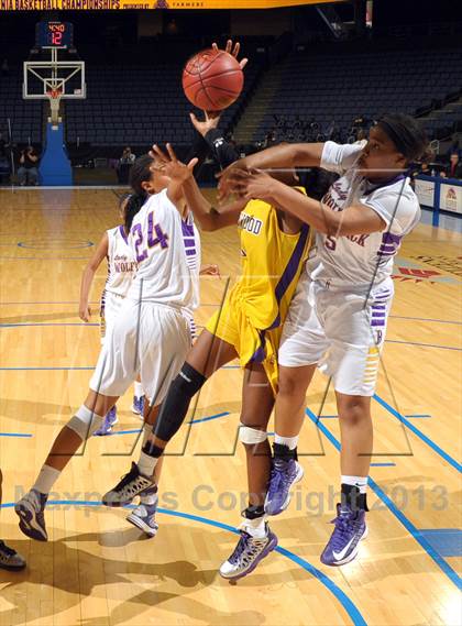 Thumbnail 2 in Ridgeview vs. Lynwood (CIF SoCal Regional D2 Final) photogallery.
