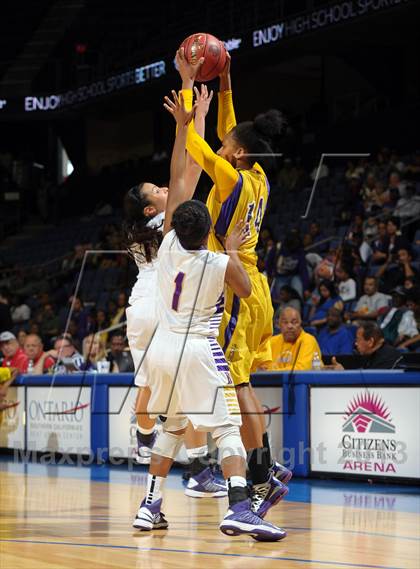 Thumbnail 3 in Ridgeview vs. Lynwood (CIF SoCal Regional D2 Final) photogallery.