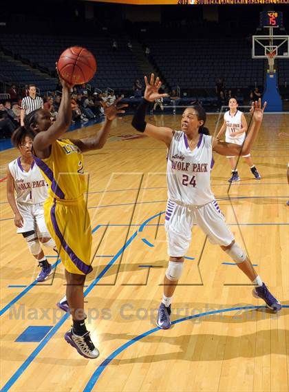 Thumbnail 2 in Ridgeview vs. Lynwood (CIF SoCal Regional D2 Final) photogallery.