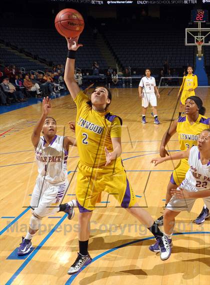 Thumbnail 2 in Ridgeview vs. Lynwood (CIF SoCal Regional D2 Final) photogallery.