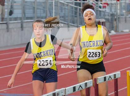 Thumbnail 2 in SacTown Races (Relays) photogallery.