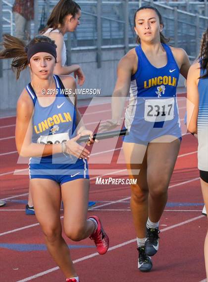 Thumbnail 1 in SacTown Races (Relays) photogallery.