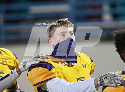 Thumbnail 3 in Buffalo vs. Rogers (UIL 3A D2 Regional Semifinals) photogallery.