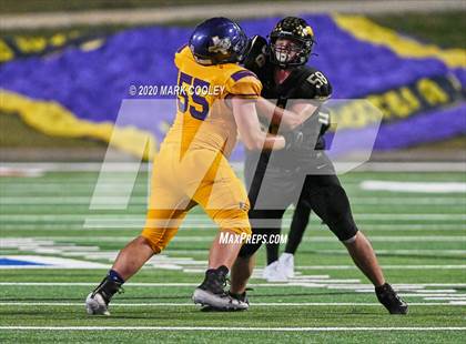 Thumbnail 2 in Buffalo vs. Rogers (UIL 3A D2 Regional Semifinals) photogallery.