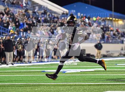 Thumbnail 2 in Buffalo vs. Rogers (UIL 3A D2 Regional Semifinals) photogallery.