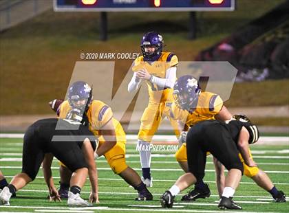 Thumbnail 2 in Buffalo vs. Rogers (UIL 3A D2 Regional Semifinals) photogallery.