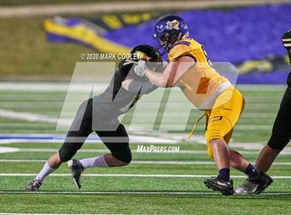 Thumbnail 1 in Buffalo vs. Rogers (UIL 3A D2 Regional Semifinals) photogallery.