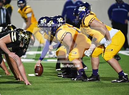 Thumbnail 3 in Buffalo vs. Rogers (UIL 3A D2 Regional Semifinals) photogallery.