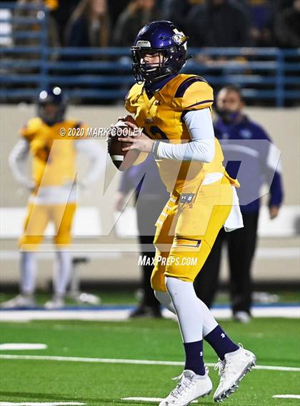 Thumbnail 2 in Buffalo vs. Rogers (UIL 3A D2 Regional Semifinals) photogallery.