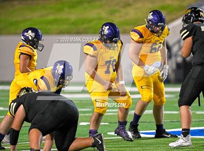 Thumbnail 3 in Buffalo vs. Rogers (UIL 3A D2 Regional Semifinals) photogallery.