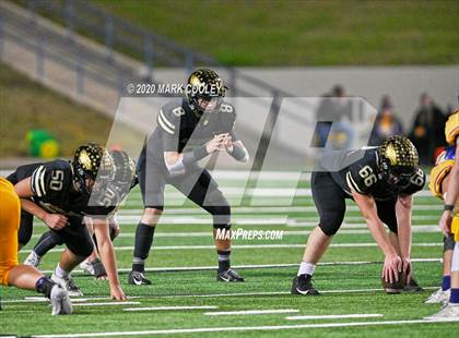 Thumbnail 2 in Buffalo vs. Rogers (UIL 3A D2 Regional Semifinals) photogallery.