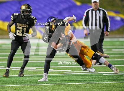 Thumbnail 2 in Buffalo vs. Rogers (UIL 3A D2 Regional Semifinals) photogallery.