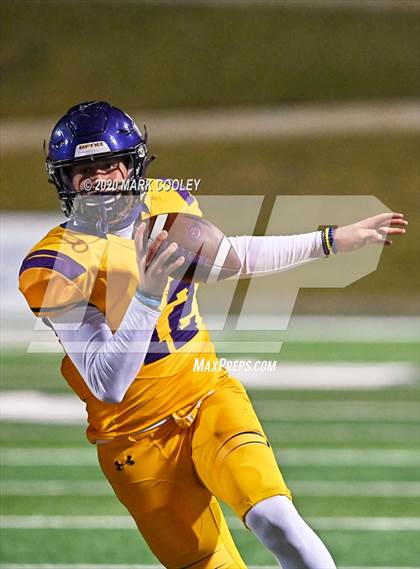Thumbnail 2 in Buffalo vs. Rogers (UIL 3A D2 Regional Semifinals) photogallery.