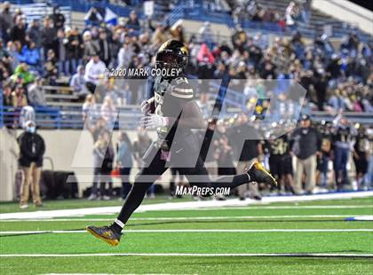 Thumbnail 2 in Buffalo vs. Rogers (UIL 3A D2 Regional Semifinals) photogallery.