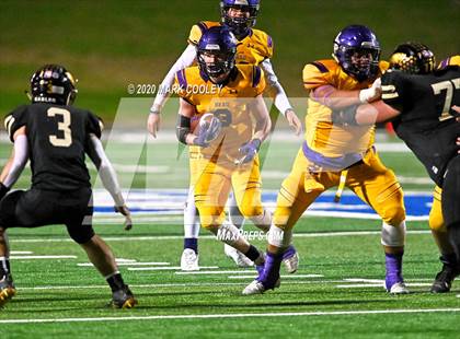 Thumbnail 3 in Buffalo vs. Rogers (UIL 3A D2 Regional Semifinals) photogallery.
