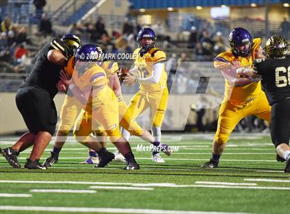 Thumbnail 1 in Buffalo vs. Rogers (UIL 3A D2 Regional Semifinals) photogallery.