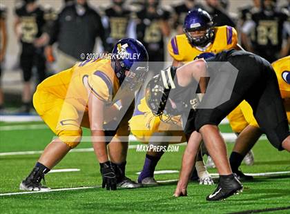 Thumbnail 2 in Buffalo vs. Rogers (UIL 3A D2 Regional Semifinals) photogallery.