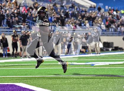 Thumbnail 1 in Buffalo vs. Rogers (UIL 3A D2 Regional Semifinals) photogallery.