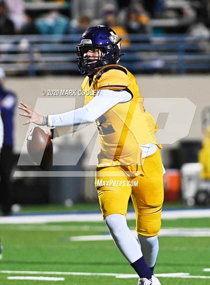 Thumbnail 1 in Buffalo vs. Rogers (UIL 3A D2 Regional Semifinals) photogallery.