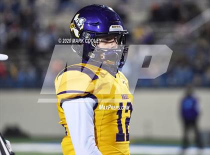 Thumbnail 3 in Buffalo vs. Rogers (UIL 3A D2 Regional Semifinals) photogallery.