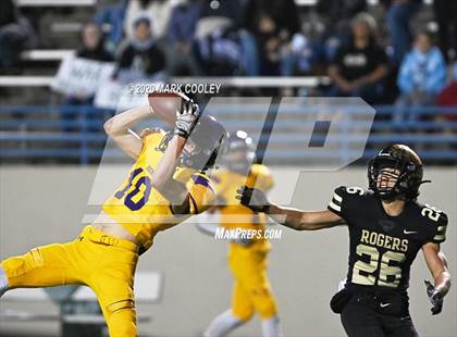 Thumbnail 3 in Buffalo vs. Rogers (UIL 3A D2 Regional Semifinals) photogallery.