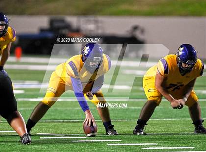 Thumbnail 3 in Buffalo vs. Rogers (UIL 3A D2 Regional Semifinals) photogallery.