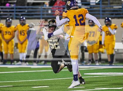 Thumbnail 3 in Buffalo vs. Rogers (UIL 3A D2 Regional Semifinals) photogallery.