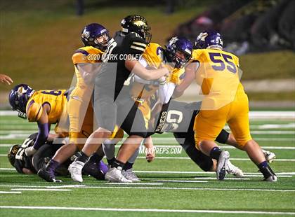 Thumbnail 3 in Buffalo vs. Rogers (UIL 3A D2 Regional Semifinals) photogallery.